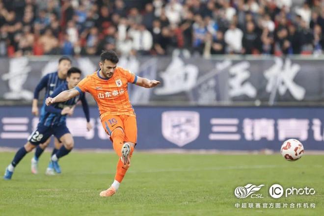 关于冲刺阶段突围战来临，山东男篮围绕中超迎来里程碑，引发热议，轮换策略成焦点的信息爱游戏体育